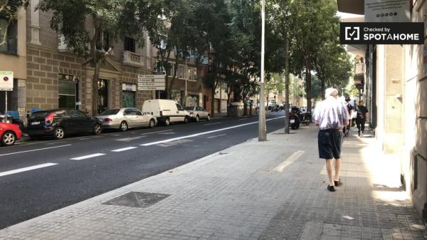 Acogedora habitación en alquiler, apartamento de 3 dormitorios, l'Eixample Esquerra