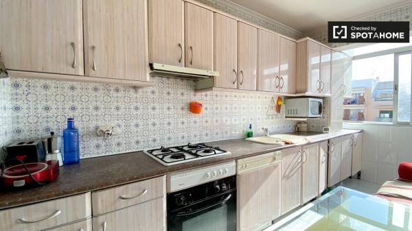 Pokój dwuosobowy do wynajęcia, apartament z 3 sypialniami, Rascanya, Walencja