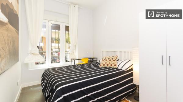 Habitación acogedora en apartamento de 6 dormitorios en Salamanca, Madrid