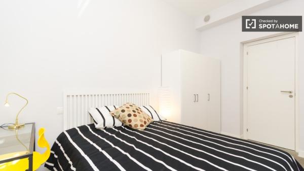 Habitación acogedora en apartamento de 6 dormitorios en Salamanca, Madrid