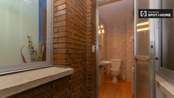 Se alquila habitación doble, apartamento de 6 dormitorios, Alcalá de Henares