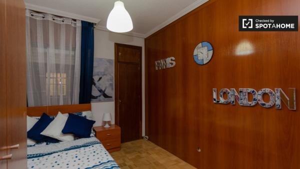 Quarto de casal para alugar, apartamento de 6 quartos, Alcalá de Henares