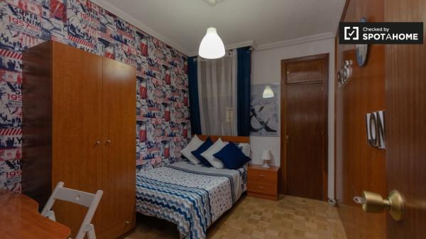 Quarto de casal para alugar, apartamento de 6 quartos, Alcalá de Henares