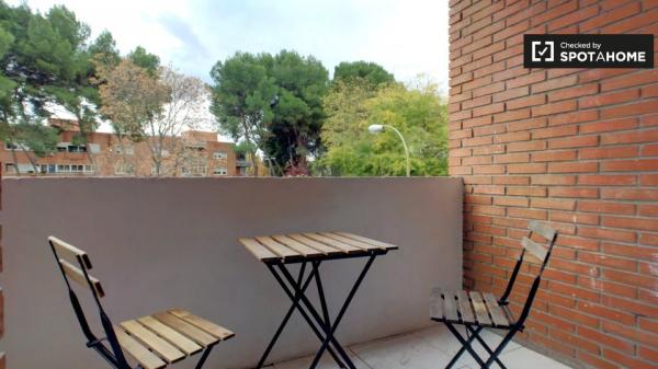 Apartamento de 4 dormitorios en alquiler en Alcalá de Henares, Madrid.