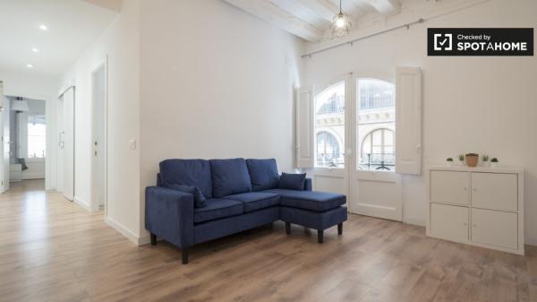 Se alquila habitación en piso de 4 dormitorios en El Born, Barcelona