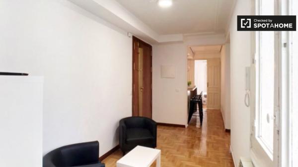 Habitación señorial en apartamento de 8 dormitorios en Centro, Madrid