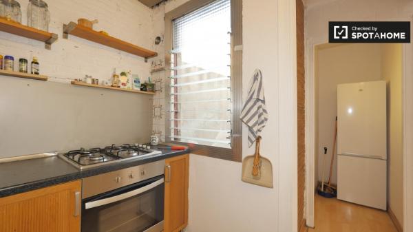 Se alquila habitación, apartamento de 4 dormitorios, L'Esquerra de l'Eixample