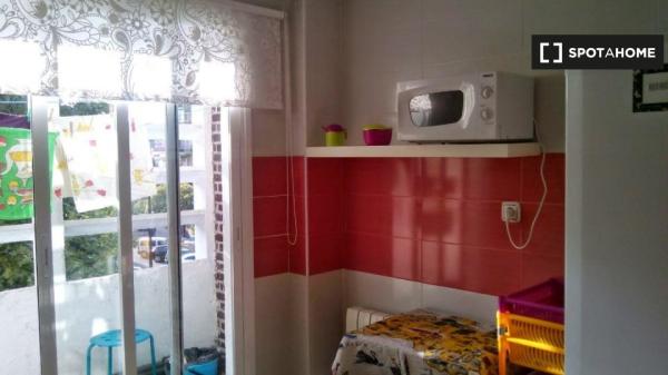 Room in shared apartment in Zaragoza