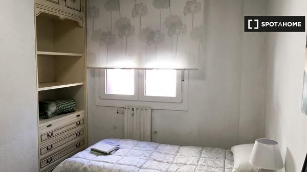 Quarto em apartamento compartilhado em Pamplona