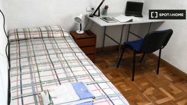 Quarto em apartamento compartilhado em Pamplona