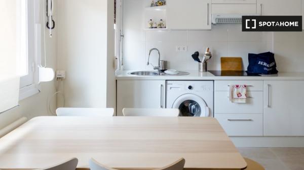 Chambre à louer dans un appartement de 5 chambres à Oviedo