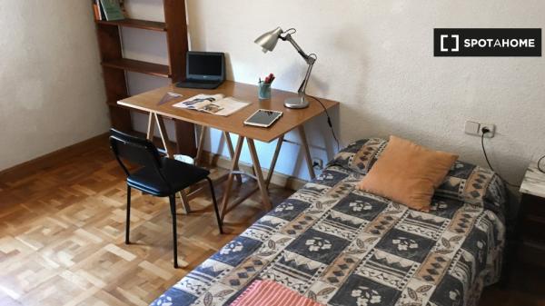 Quarto em apartamento compartilhado em Pamplona