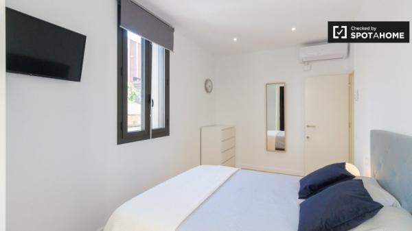 Habitaciones para alquilar en apartamento de 2 dormitorios en Barcelona