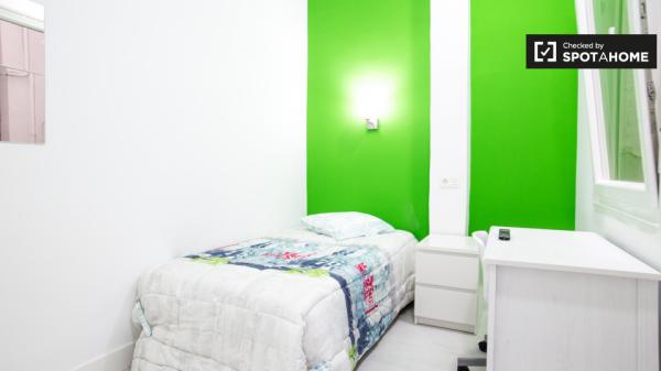 Quarto mobiliado em apartamento de 3 quartos em Indautxu, Bilbao