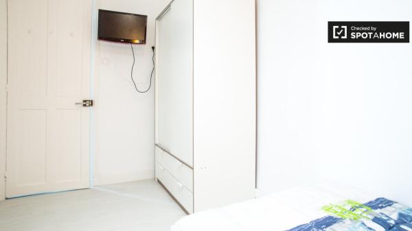 Quarto mobiliado em apartamento de 3 quartos em Indautxu, Bilbao