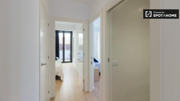 Habitaciones para alquilar en apartamento de 2 dormitorios en Barcelona