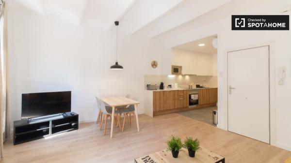 Habitaciones para alquilar en apartamento de 2 dormitorios en Barcelona