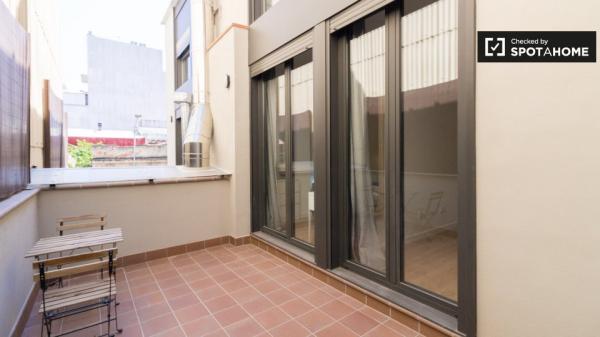 Habitaciones para alquilar en apartamento de 2 dormitorios en Barcelona