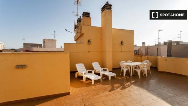 Acogedora habitación en alquiler en Pio XII, Alicante