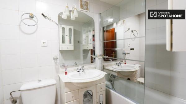 Quarto em apartamento de 5 quartos em Alcalá de Henares, Madrid