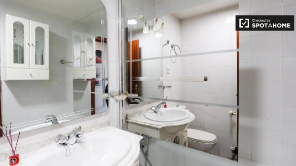 Quarto em apartamento de 5 quartos em Alcalá de Henares, Madrid