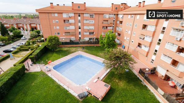 Quarto em apartamento de 5 quartos em Alcalá de Henares, Madrid