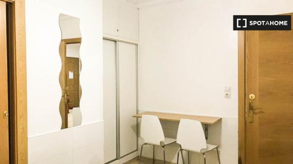 Piso de 3 habitaciones en alquiler en Valencia