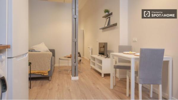 Apartamento de 1 dormitorio en alquiler en Puerta del Angel, Madrid