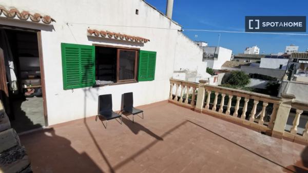 Room for rent in shared apartment in Palma