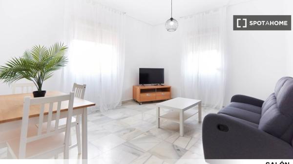 Room for rent in shared apartment in Sevilla