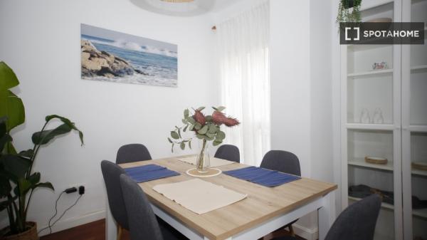 Apartamento entero de 3 dormitorios en Alicante (Alacant)