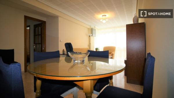 Apartamento entero de 3 dormitorios en Sevilla