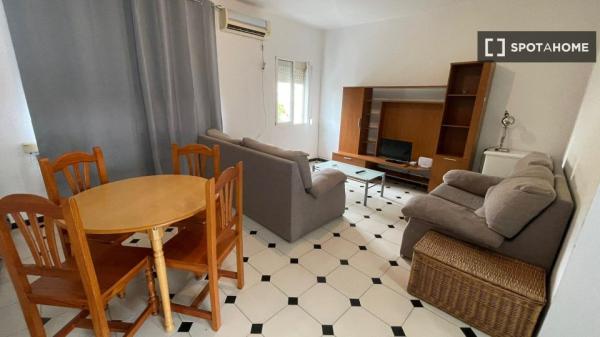 Room in shared apartment in Sevilla