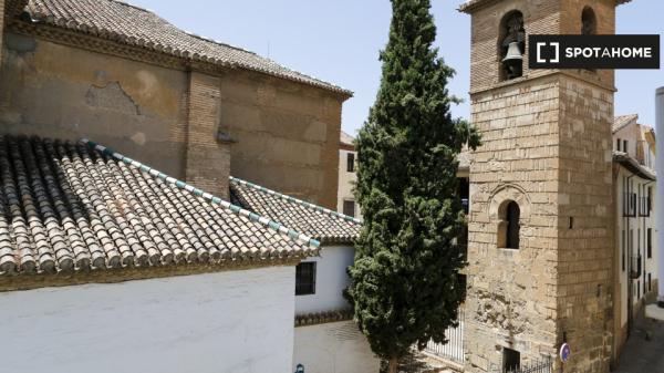 Zimmer zu vermieten in 3-Zimmer-Wohnung zur Miete in Granada