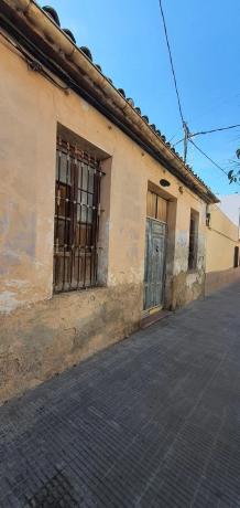 Chalet adosado en calle de Castelar