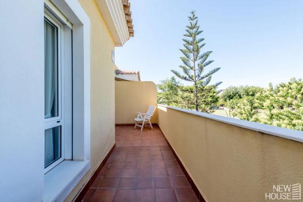 Chalet adosado en avenida Pintor Fernando Soria