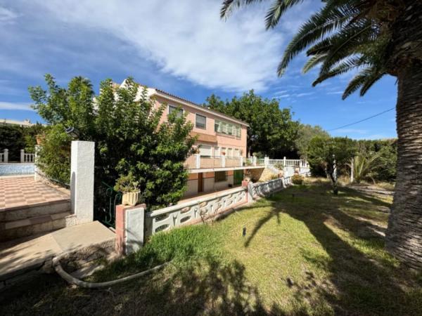 Chalet en barrio Cabo de las Huertas