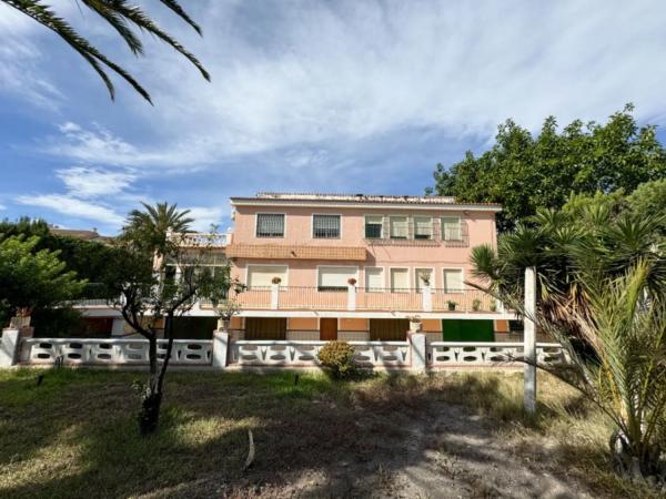 Chalet en barrio Cabo de las Huertas