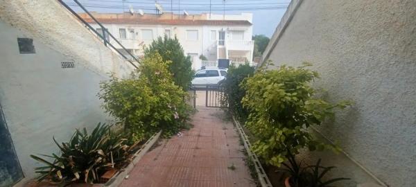 Chalet adosado en avenida Elche
