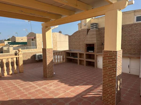 Chalet pareado en C. Laguna Verde