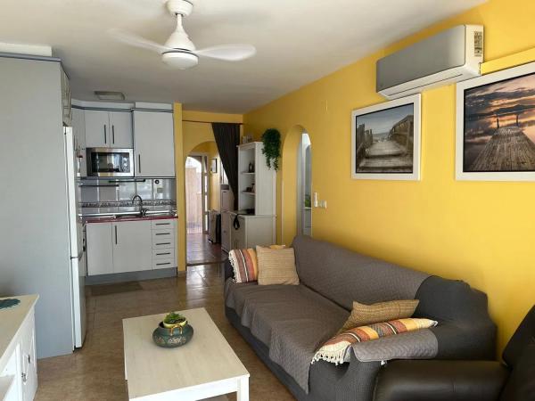 Chalet pareado en C. Laguna Verde