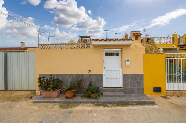 Chalet adosado en de las Azucenas