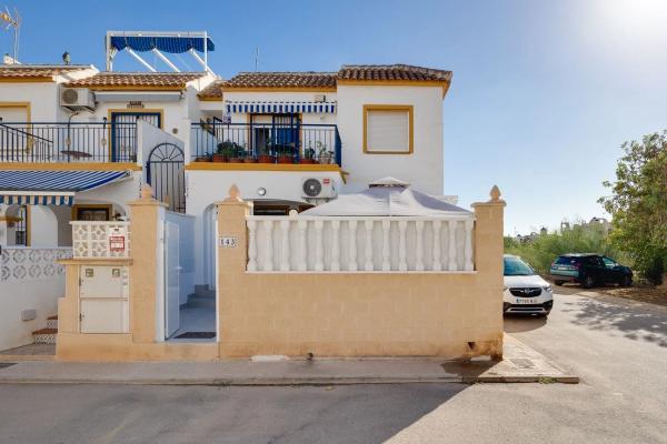 Chalet pareado en Urbanización Jardín del Mar Iv, 144