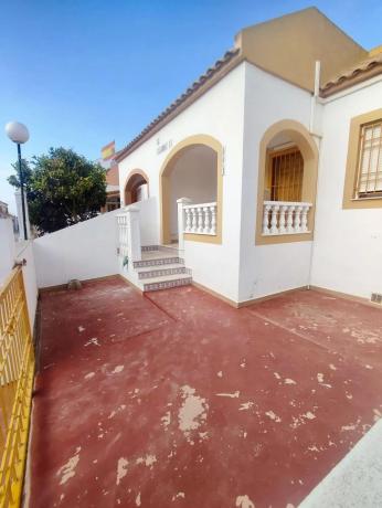 Casa independiente en calle Mar Garcia Torregrosa