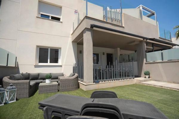 Chalet pareado en calle Gines Saura Sanchez s/n