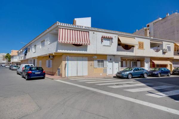 Chalet adosado en calle Pintor Ribera