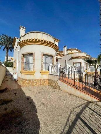 Casa independiente en calle Manuel Fernández, 33