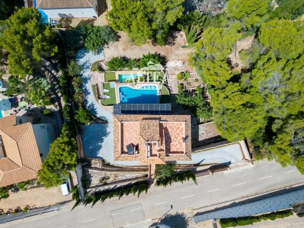 Casa independiente en Urbanización Jardines de Alhama