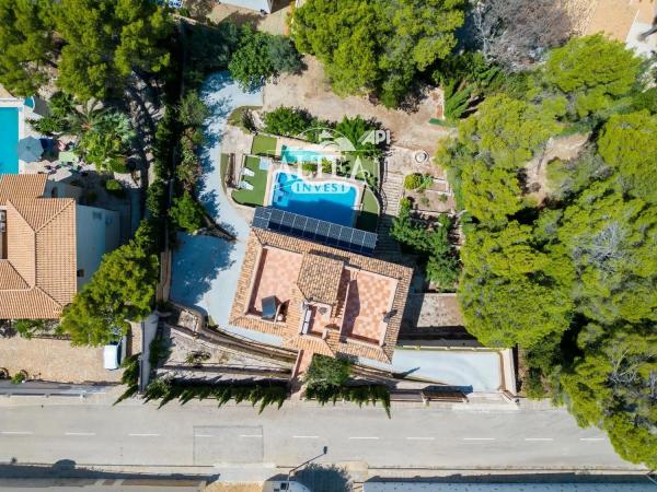 Casa independiente en Urbanización Jardines de Alhama