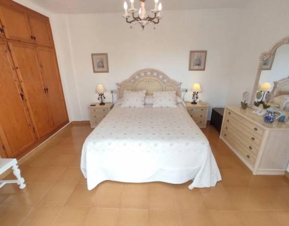 Chalet adosado en calle les Vinyes, 36